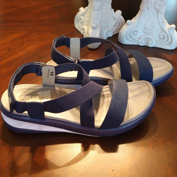 J Sport Sandals 9M - Picture 1 of 8